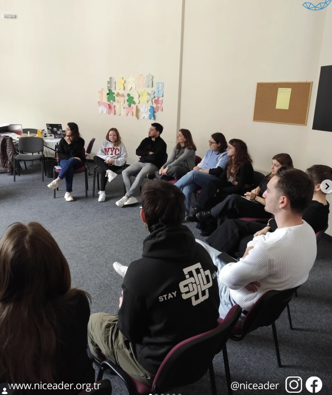 Pernik’te düzenlediğimiz “Youth Workers’ Lab for Mental Well-Being ” projemizin dördüncü gününü tamamladık. 